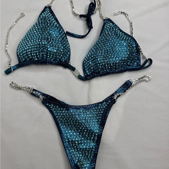 Competition Bikini - Picture 9 of 9